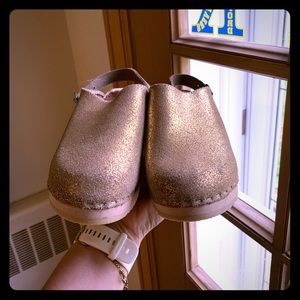 Hanna Andersson sparkly glitter clogs 36